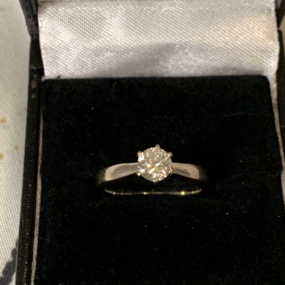 ❤️18 K White Gold Authentic 1/2CTW Diamond Ring❤️